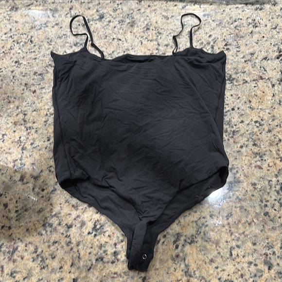 SKIMS FITS EVERYBODY CAMI BODYSUIT NEVER WORN SIZE 2X ONYX BLACK - Picture 6 of 7